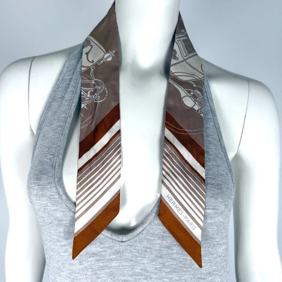 Hermes Ex Libris Horse Carriage Print Beige White Caramel Silk Twilly Scarf - Picture 2 of 13